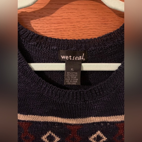 Long Patterned Sweater - Picture 4 of 5